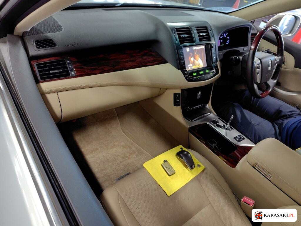 2011 Toyota Crown 4D 2.5 Royal Saloon Anniversary Edition 5