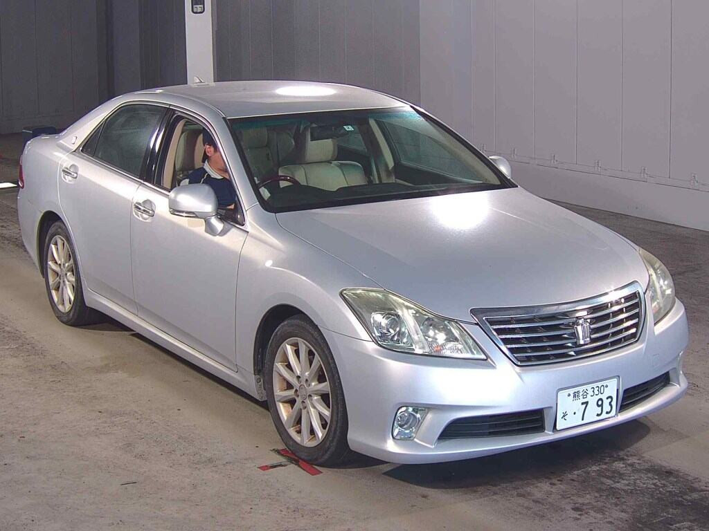 Toyota Crown 2011 z aukcji japońskiej