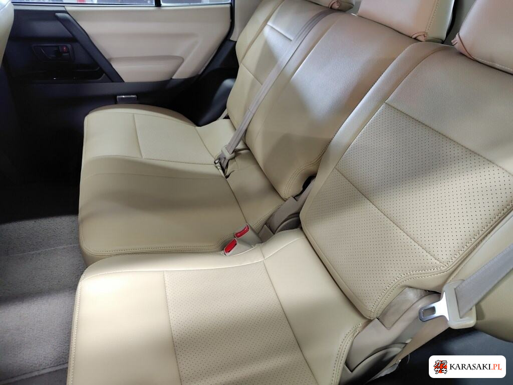 2001 Mitsubishi Pajero 5D 4WD 6