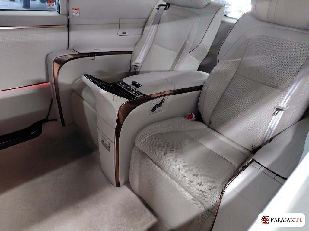 2024 Lexus LM 4WD LM500H Executive 6