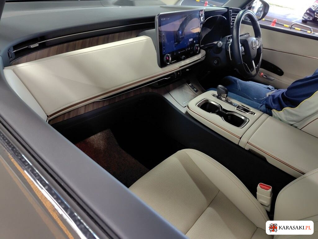 2024 Lexus LM 4WD LM500H Executive 5