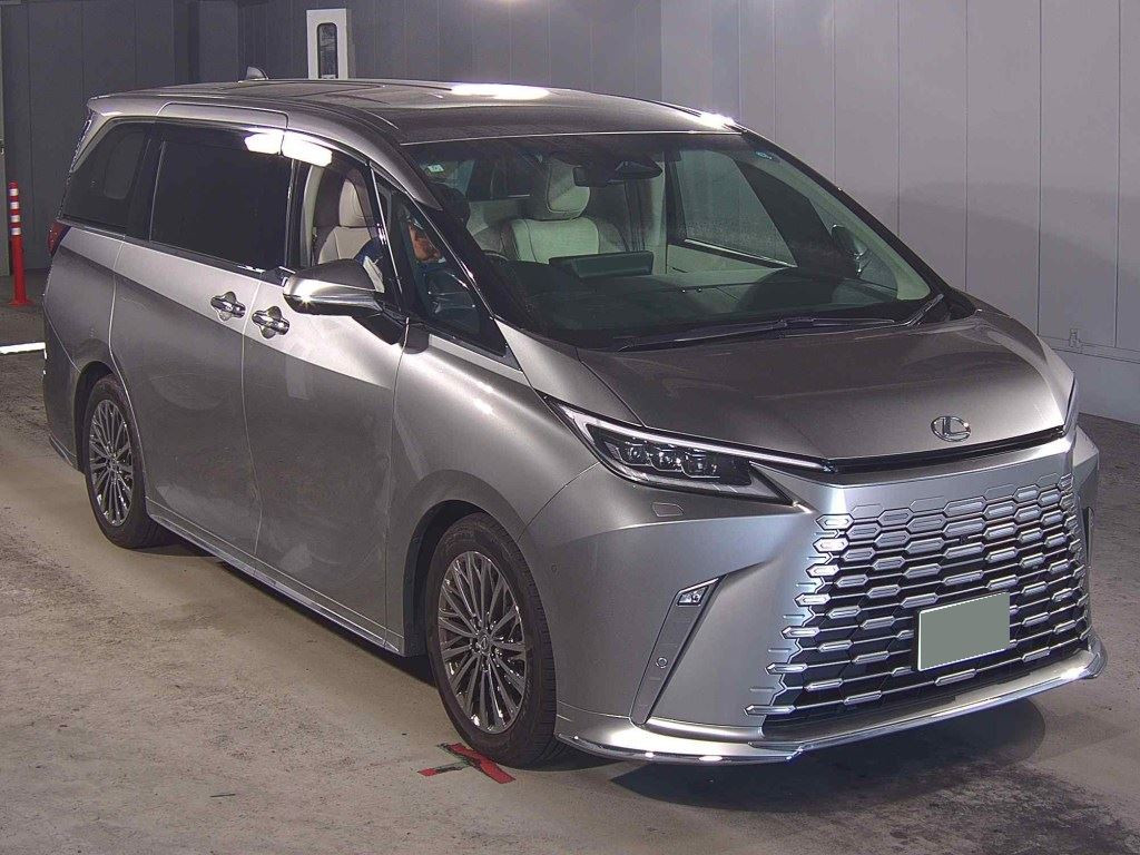 Lexus LM 2024 z aukcji japońskiej