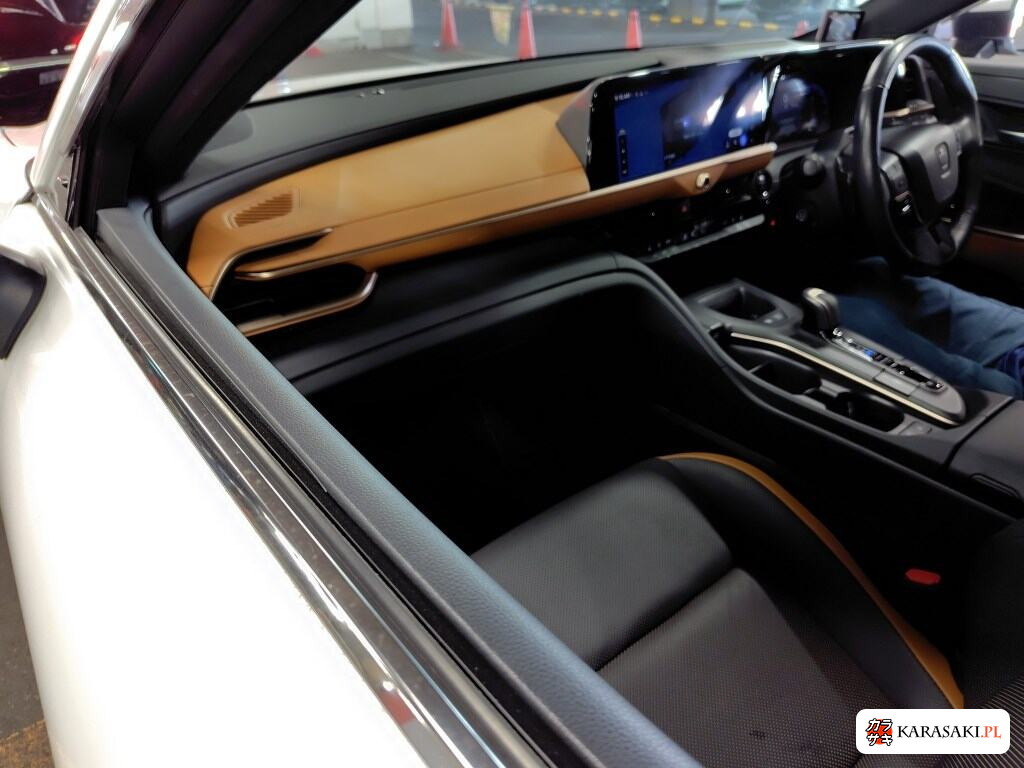 2022 Toyota Crown Crossover 4WD RS Advanced 5
