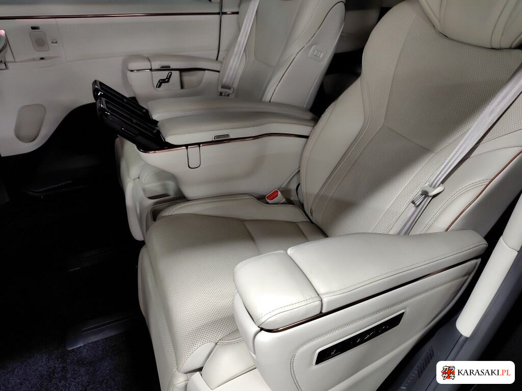 2025 Lexus LM 4WD LM500H Version L 6