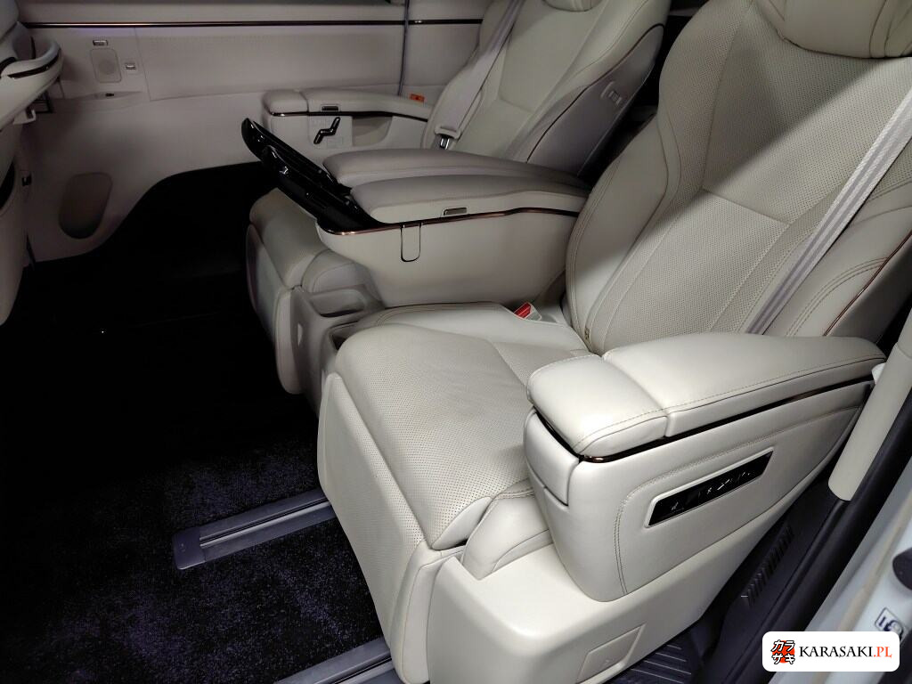 2025 Lexus LM 4WD LM500H Version L 6
