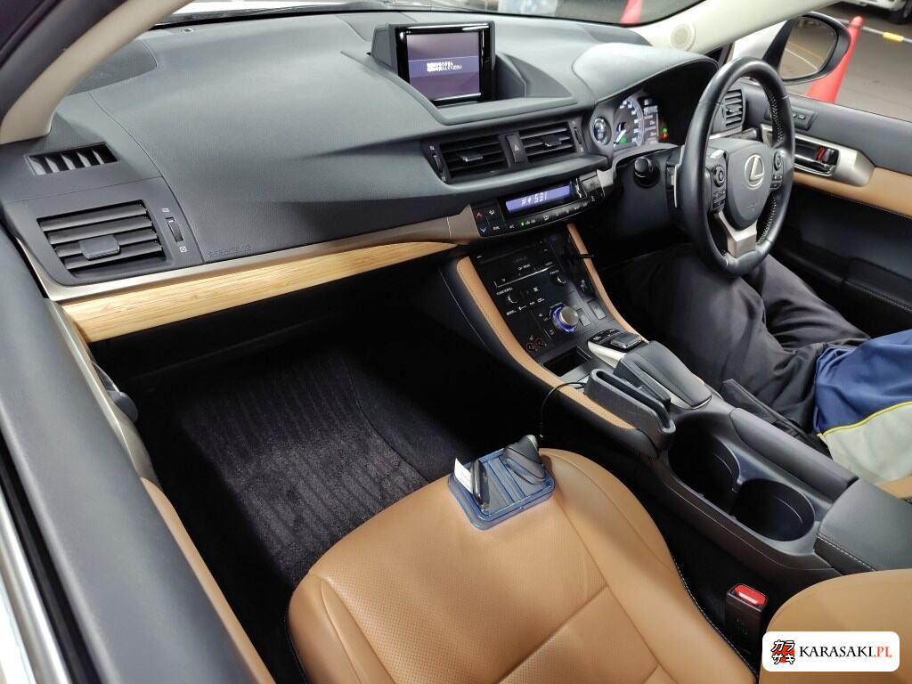 2011 Lexus CT CT200H Version L 5