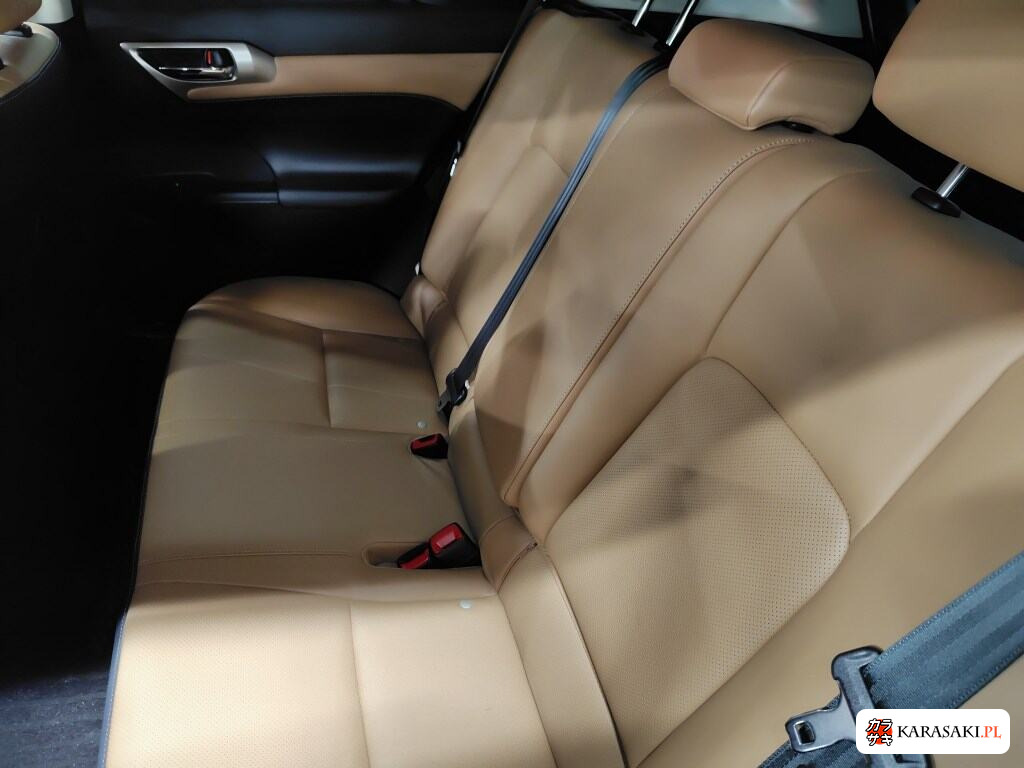 2011 Lexus CT CT200H Version L 6