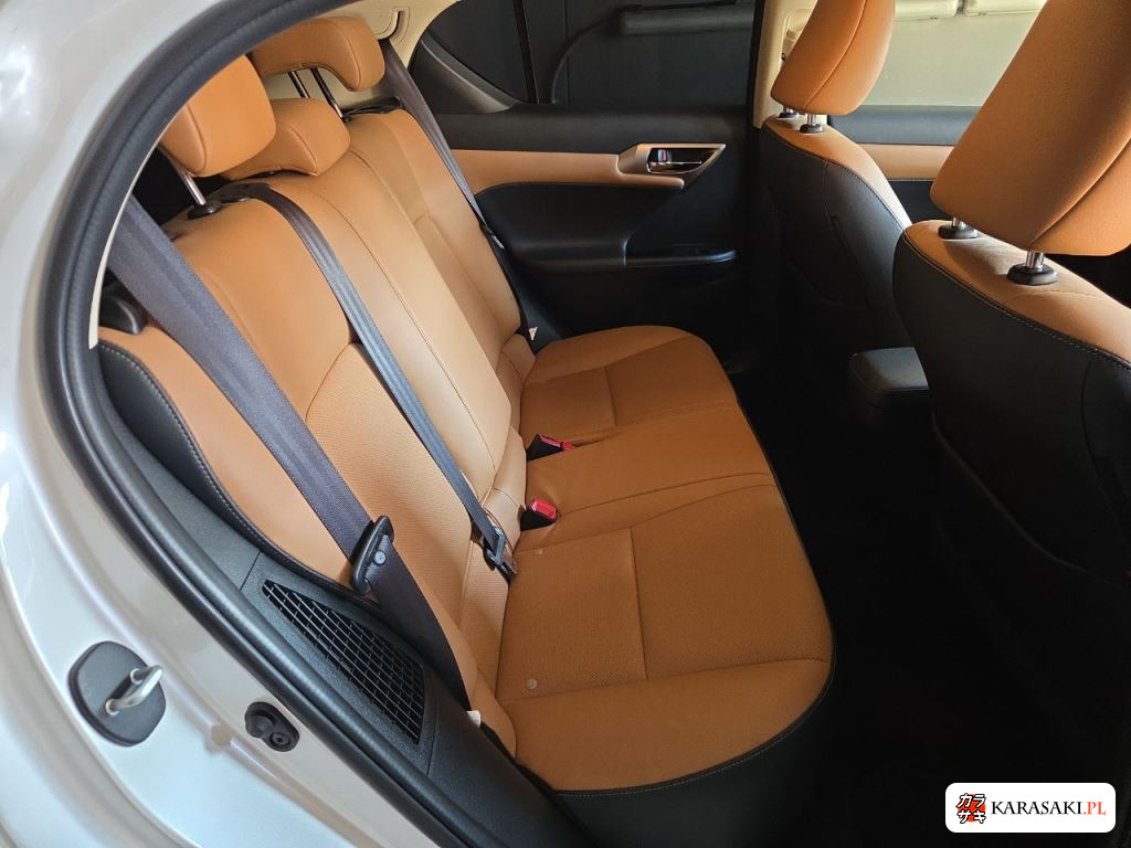 2011 Lexus CT CT200H Version L 13