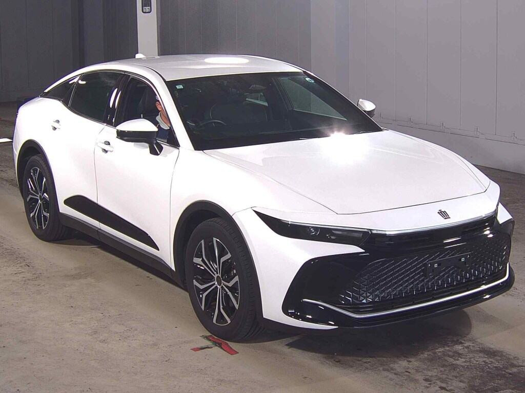 Toyota Crown Crossover 2024 z aukcji japońskiej