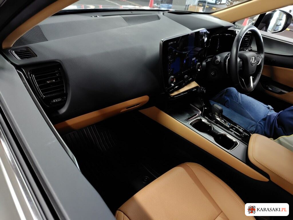 2025 Lexus NX 4WD NX350H Version L 5