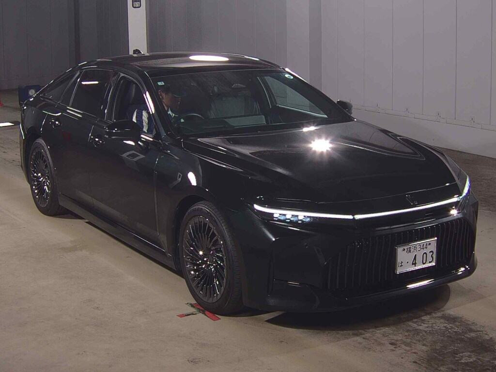 Toyota Crown 2025 z aukcji japońskiej