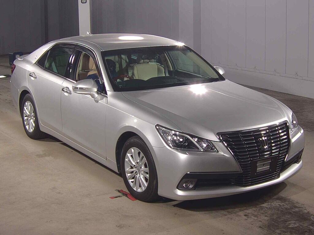 Toyota Crown 2013 z aukcji japońskiej