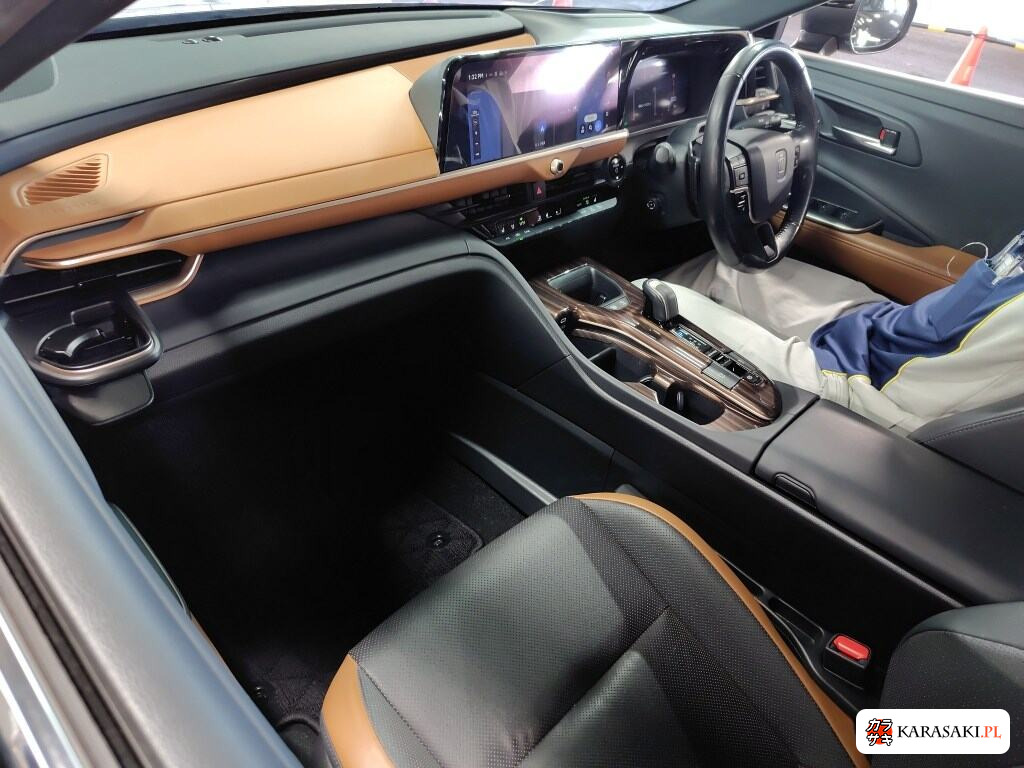 2023 Toyota Crown Crossover 4WD RS Advanced 5