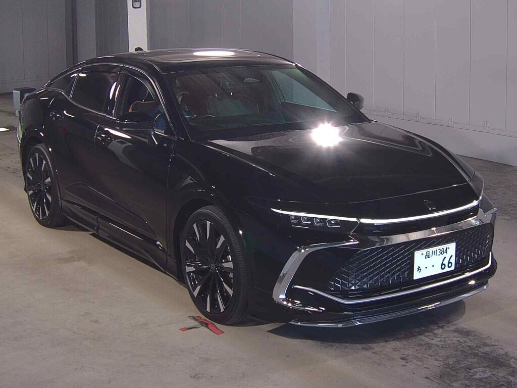 Toyota Crown Crossover 2023 z aukcji japońskiej