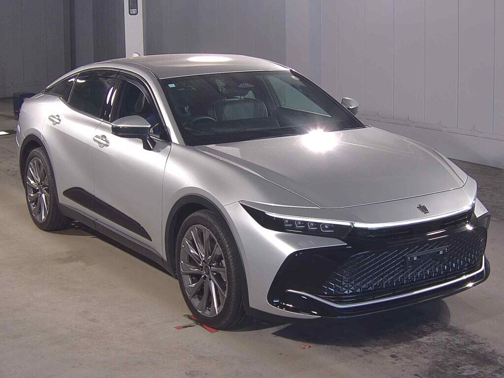 Toyota Crown Crossover 2023 z aukcji japońskiej