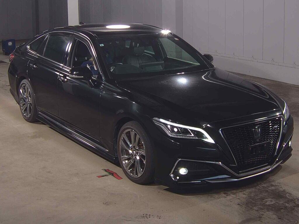 Toyota Crown 2021 z aukcji japońskiej