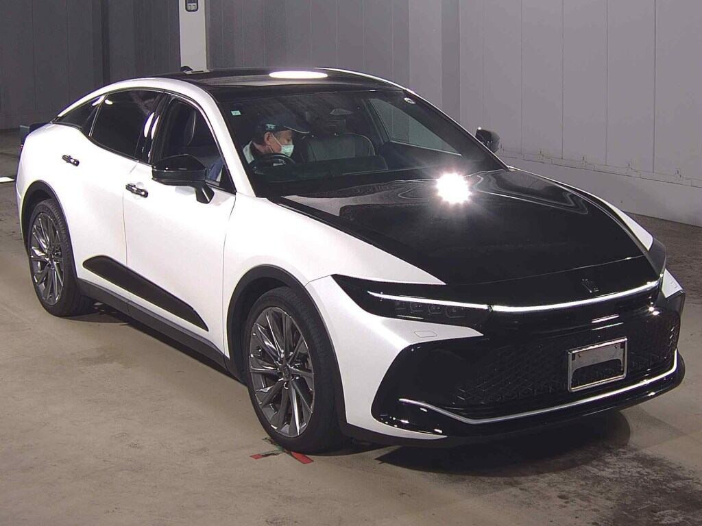 Toyota Crown Crossover 2023 z aukcji japońskiej