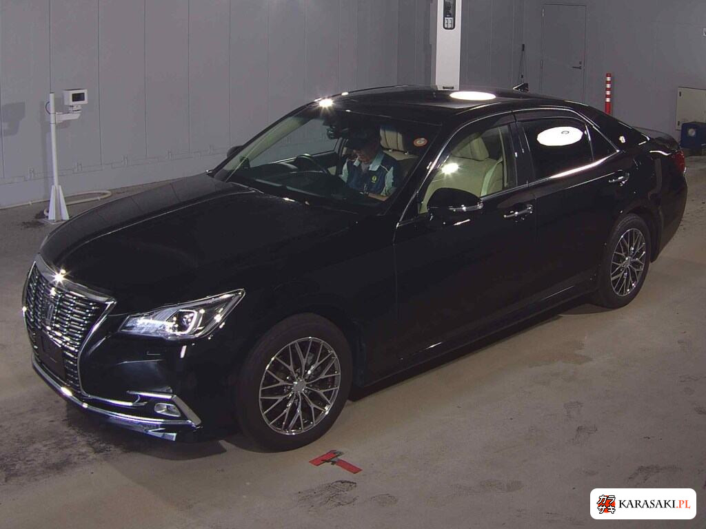 2016 Toyota Crown 4D 4WD Royal Saloon G I-Four 3