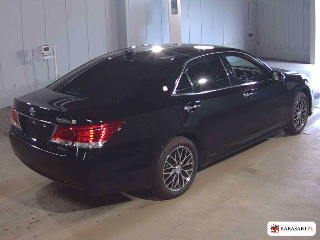 2016 Toyota Crown 4D 4WD Royal Saloon G I-Four 4