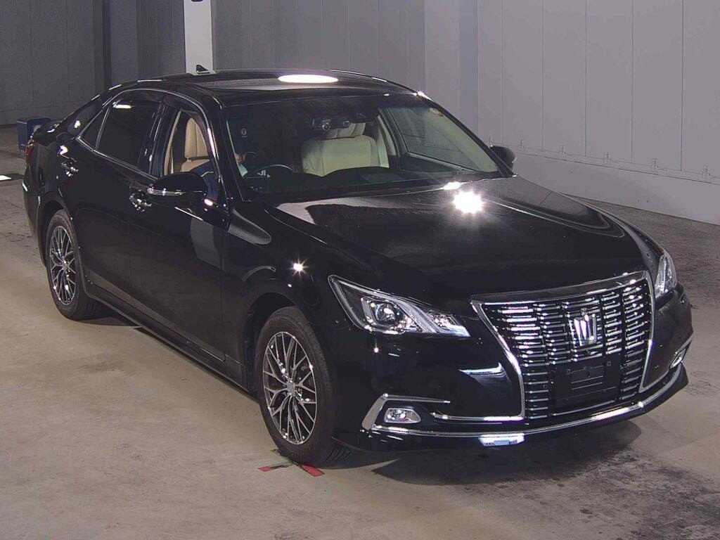 Toyota Crown 2016 z aukcji japońskiej