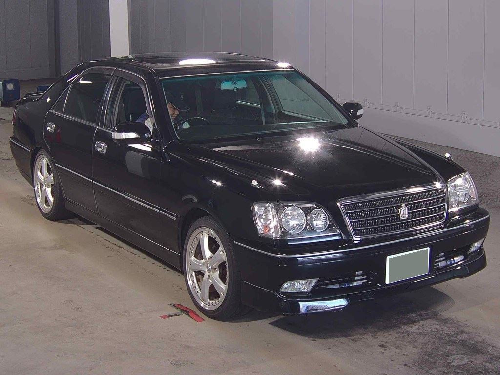 Toyota Crown 2000 z aukcji japońskiej