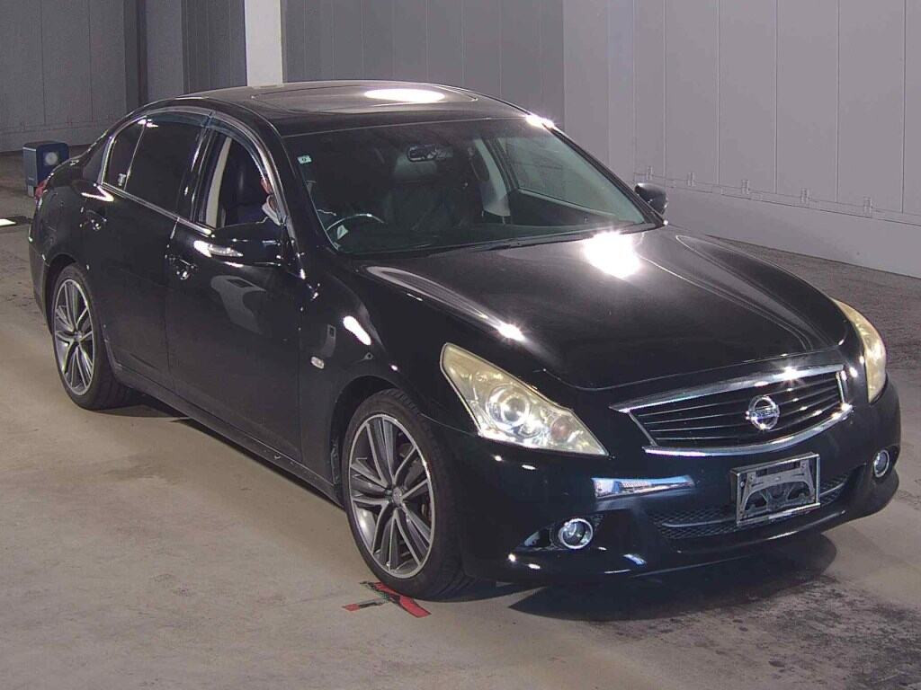Nissan Skyline 2012 z aukcji japońskiej