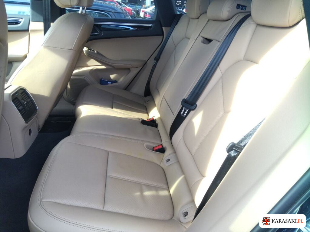 2023 Porsche Macan 4WD Base Grade 6