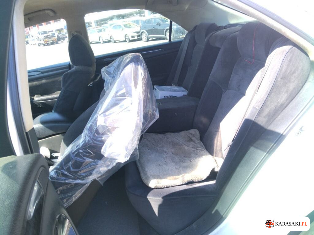 2004 Toyota Crown 4D Athlete 6