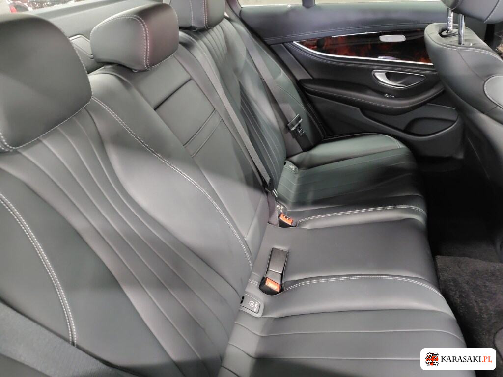 2017 Mercedes-Benz E-Class 4D 4WD E400 4MATIC Exclusive 6
