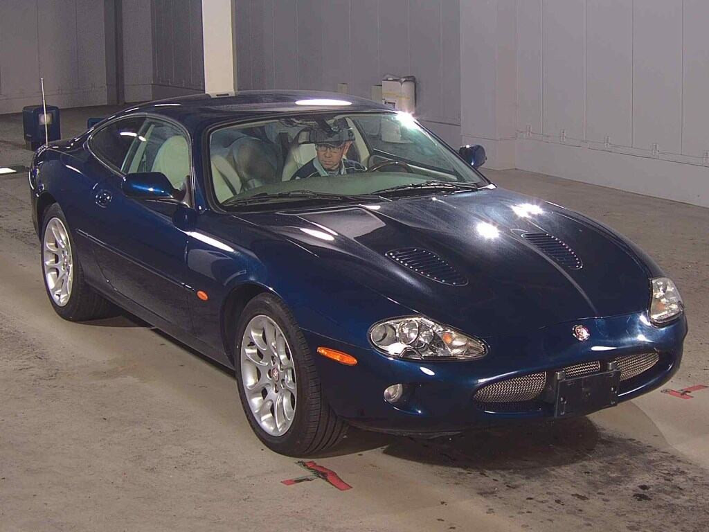 Jaguar XK 1999 z aukcji japońskiej