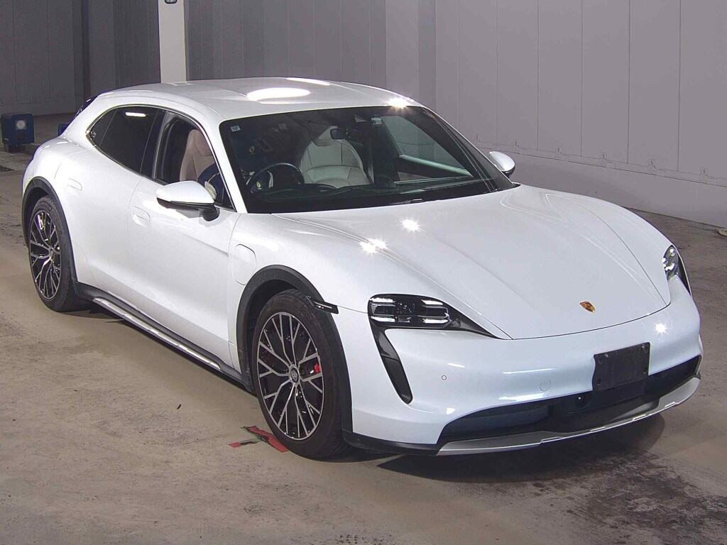 Porsche Taycan 2021 z aukcji japońskiej