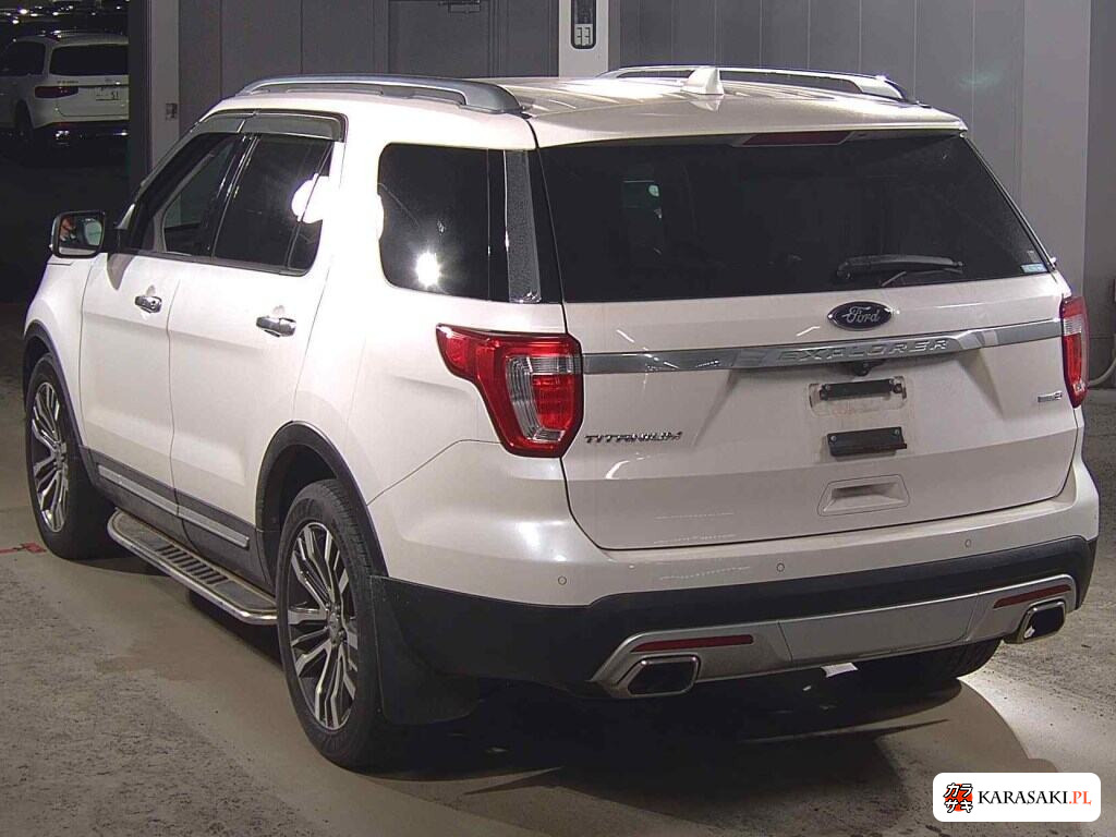 2016 Ford Explorer 5D 4WD Titanium 2