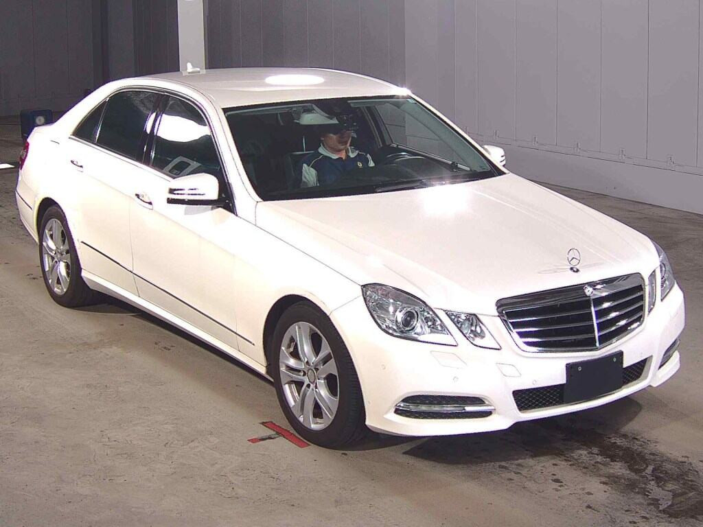 Mercedes-Benz E-Class 2011 z aukcji japońskiej