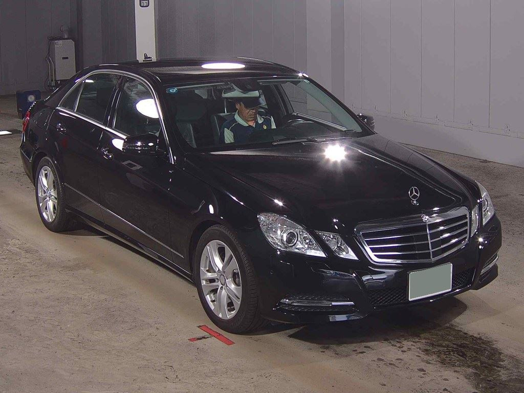 Mercedes-Benz E-Class 2013 z aukcji japońskiej