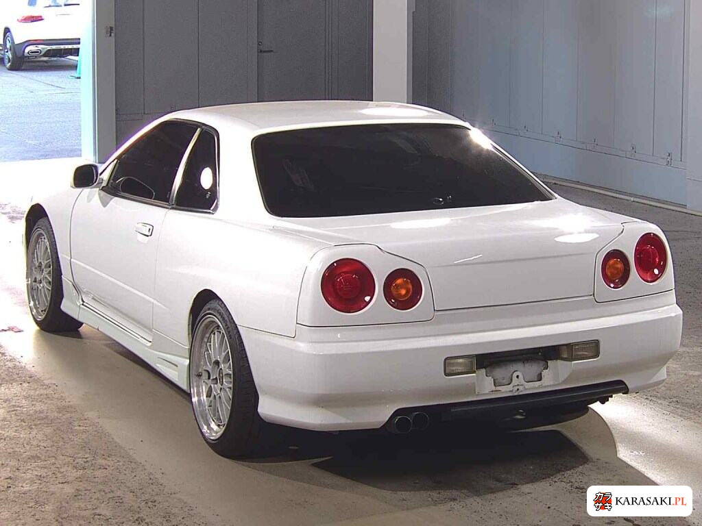 Nissan Skyline 1999 z aukcji japońskiej