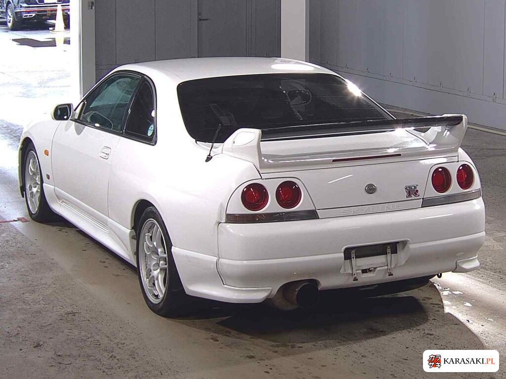 Nissan Skyline 1995 z aukcji japońskiej