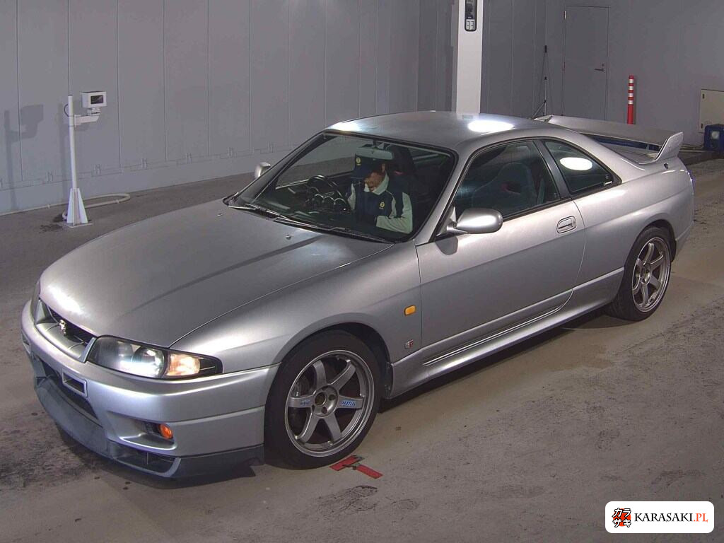 Nissan Skyline 1998 z aukcji japońskiej