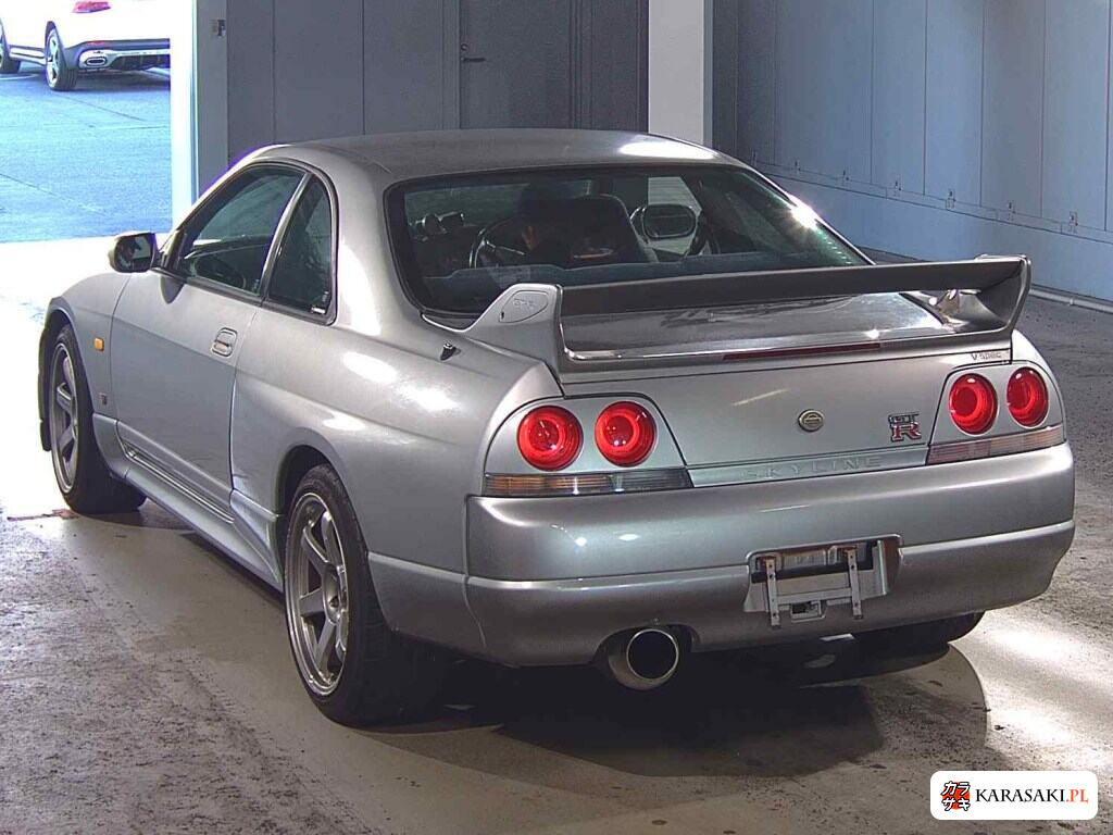 Nissan Skyline 1998 z aukcji japońskiej