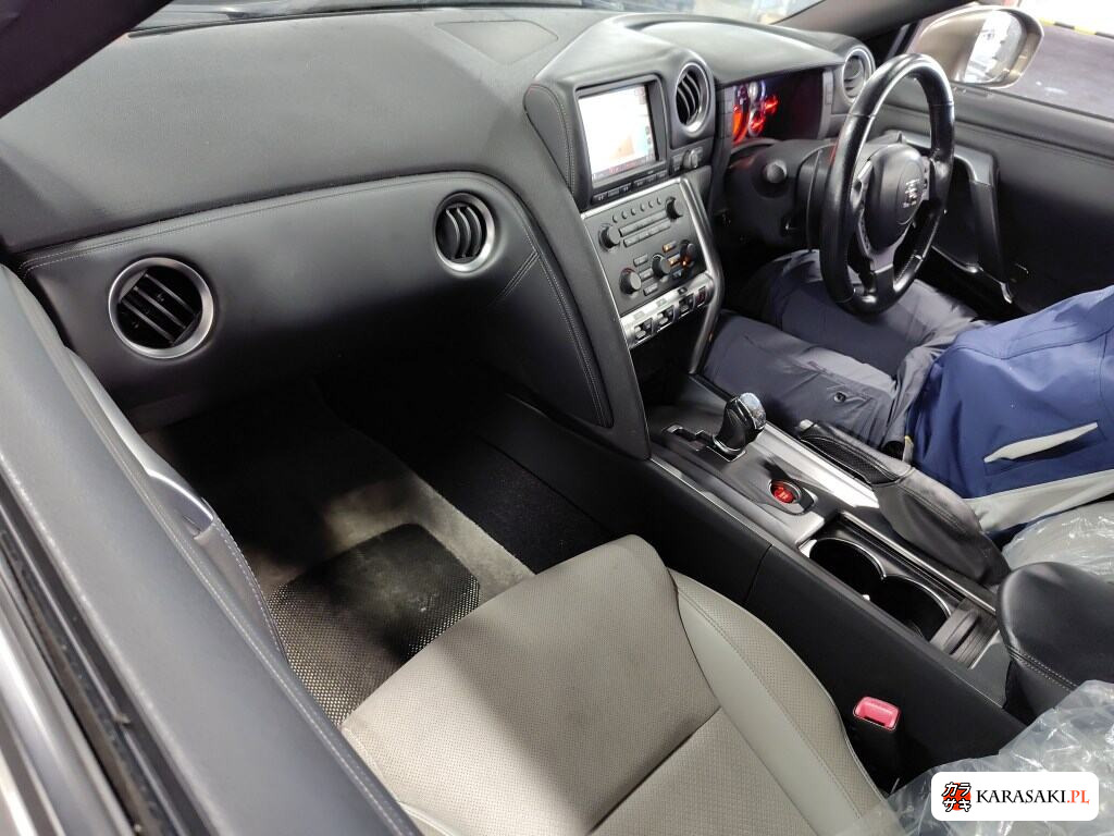 Nissan GT-R 2008 z aukcji japońskiej