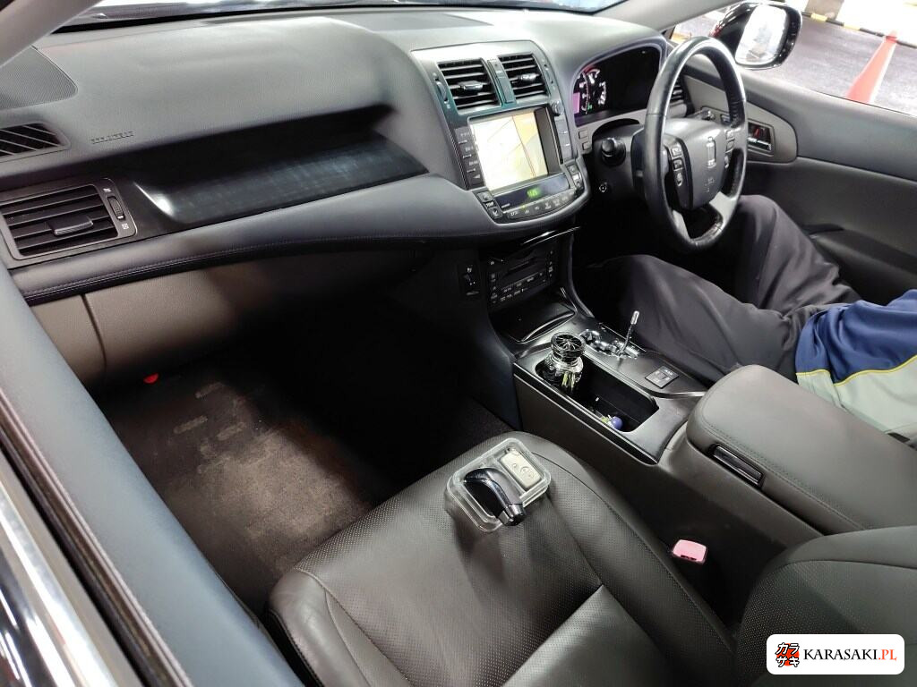 Toyota Crown 2008 z aukcji japońskiej