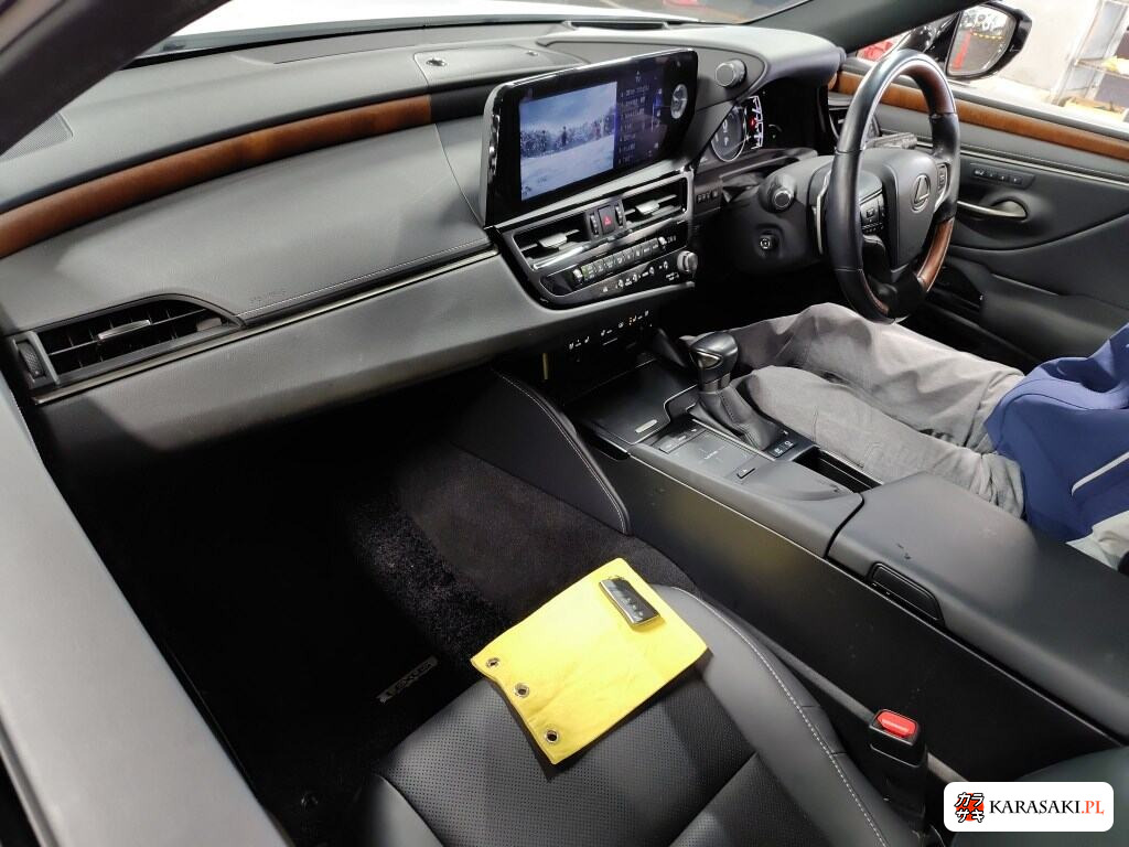 Lexus Es 2022 z aukcji japońskiej