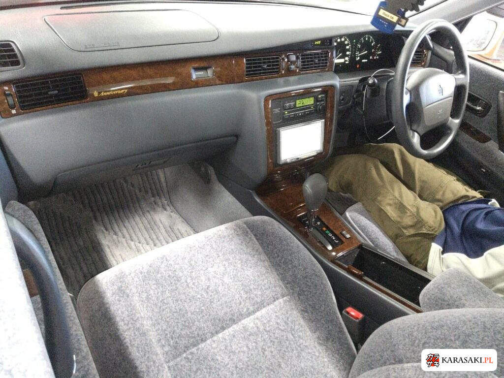 Toyota Crown 1999 z aukcji japońskiej