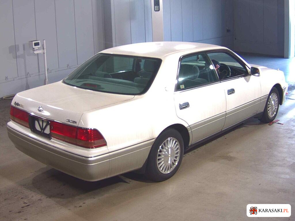 Toyota Crown 1999 z aukcji japońskiej
