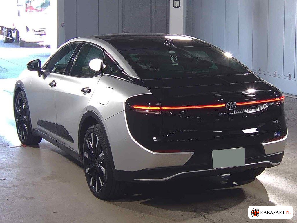 Toyota Crown Crossover 2023 z aukcji japońskiej