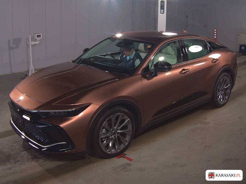 Toyota Crown Crossover 2025 z aukcji japońskiej