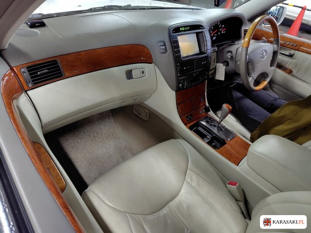 Toyota Celsior 2002 z aukcji japońskiej