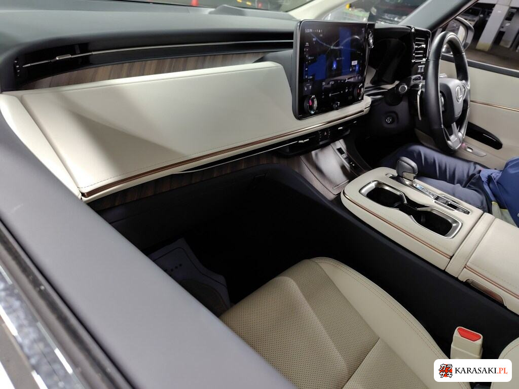 Lexus LM 2024 z aukcji japońskiej