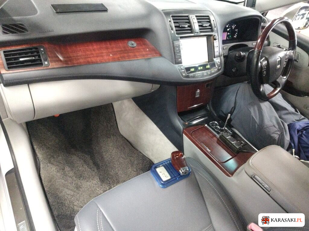 Toyota Crown 2008 z aukcji japońskiej
