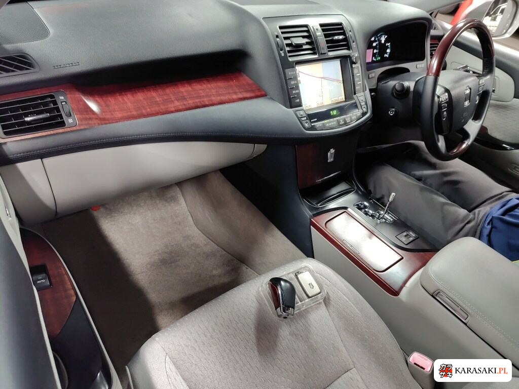 Toyota Crown 2009 z aukcji japońskiej