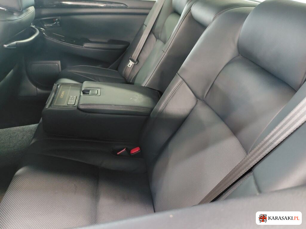 Toyota Crown 2006 z aukcji japońskiej
